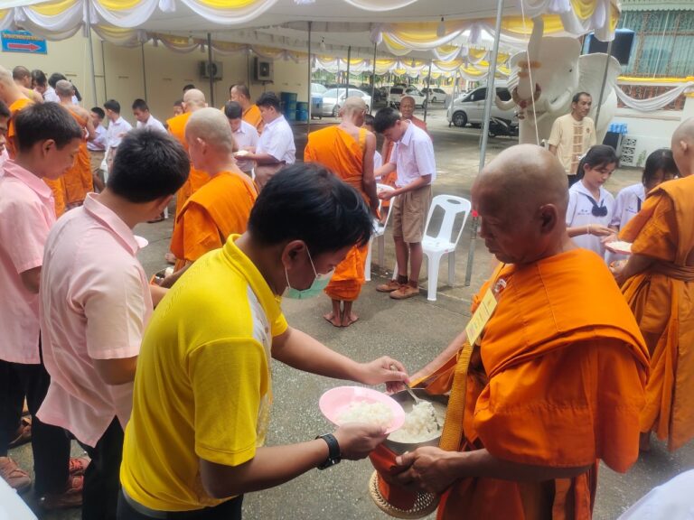 โครงการบรรพชาอุปสมบทเฉลิมพระเกียรติพระบาทสมเด็จพระเจ้าอยู่หัว รัชกาลที่่ ๑๐